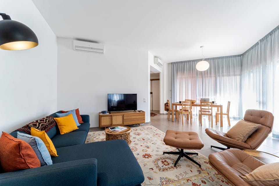 TV and multimedia, Living room, air conditioner