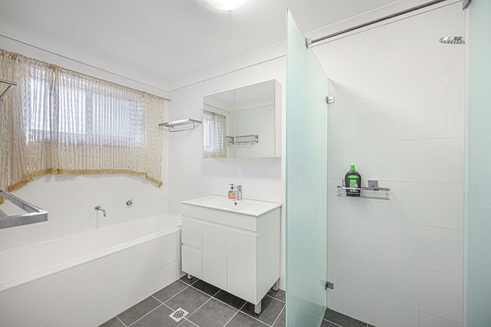 Comfort Stay in Bankstown Free Parking House in Sydney