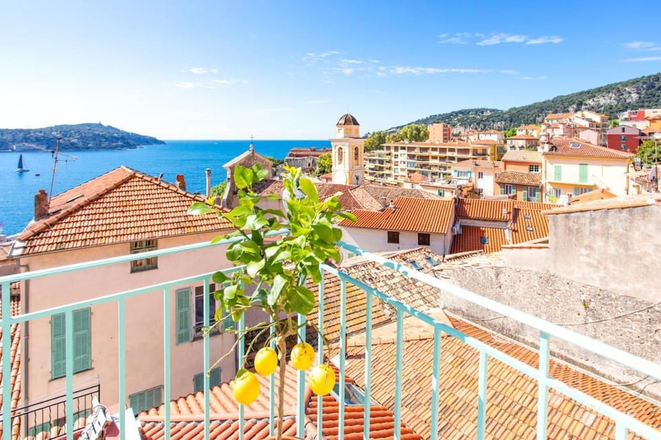 #50 Staywizus - Contesso Duplex - 1BDR, Sea View Terrace & AC Apartment in Villefranche-sur-Mer