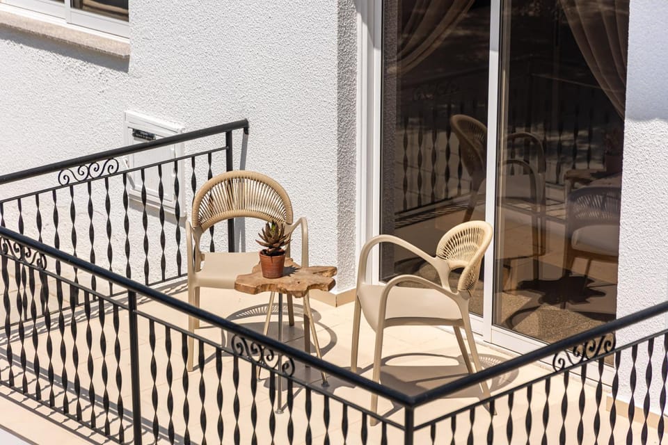 Patio, Balcony/Terrace, Seating area