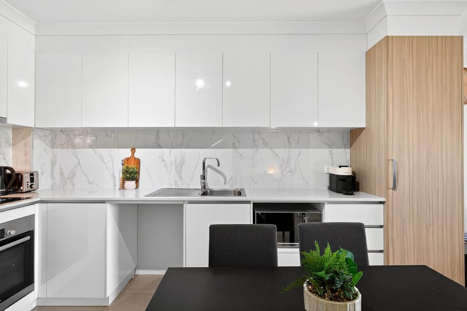 Coastal Comfort in Rockingham 2BR Apartment with Parking & Balcony Apartment in Perth