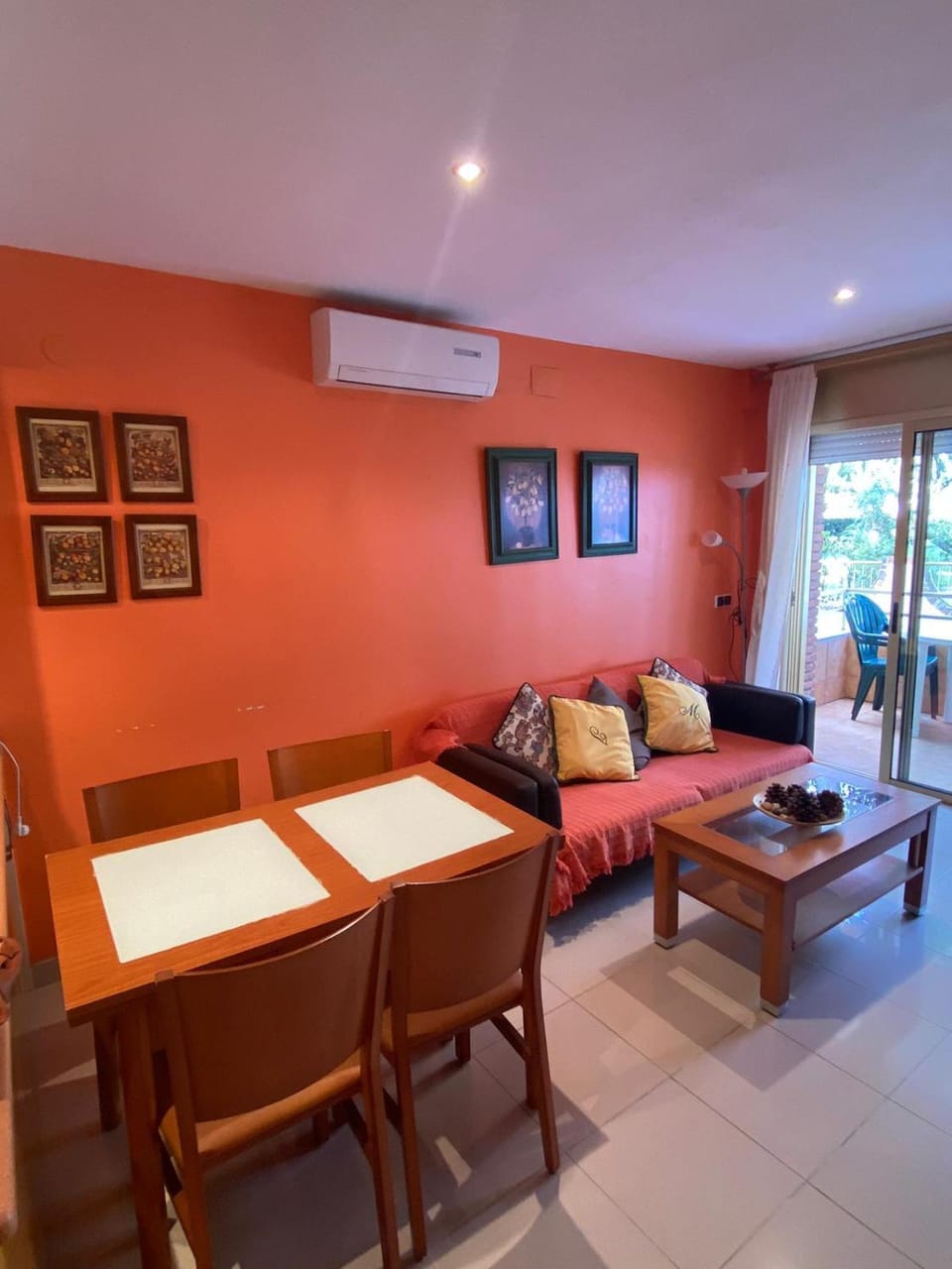 Vilafortuny Cambrils A PIE DE PLAYA CON PISCINA Apartment in Cambrils