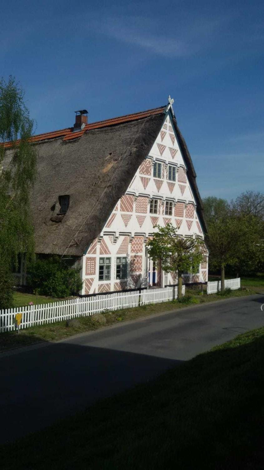 Denkmalgeschütztes Ferienidyll unter Reet Apartment in Lower Saxony, Germany