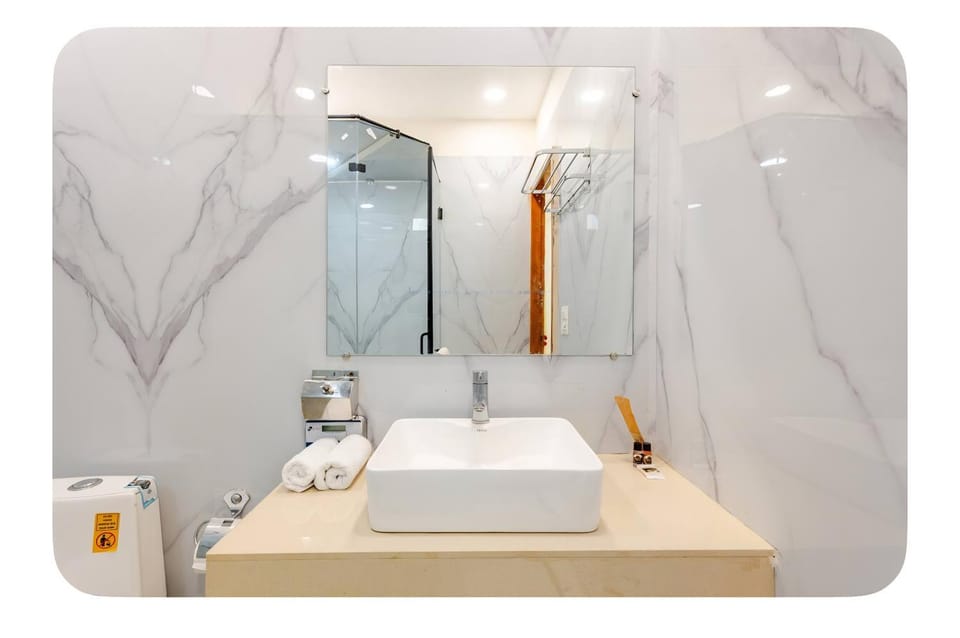 Bathroom, towels