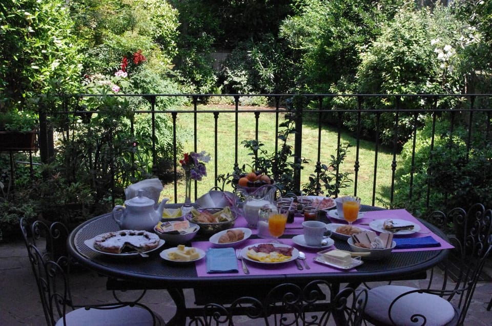 Garden, Balcony/Terrace, Seating area, Dining area, Garden view, Continental breakfast, Buffet breakfast, Italian breakfast