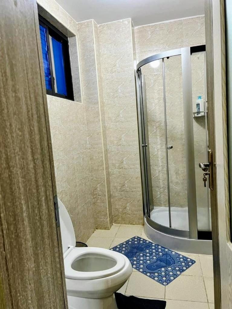 supreme living three bedroom apartment with swimming pool, fully equipped gym, ample parking space, child play area and unbeatable city views i Apartment in Nairobi