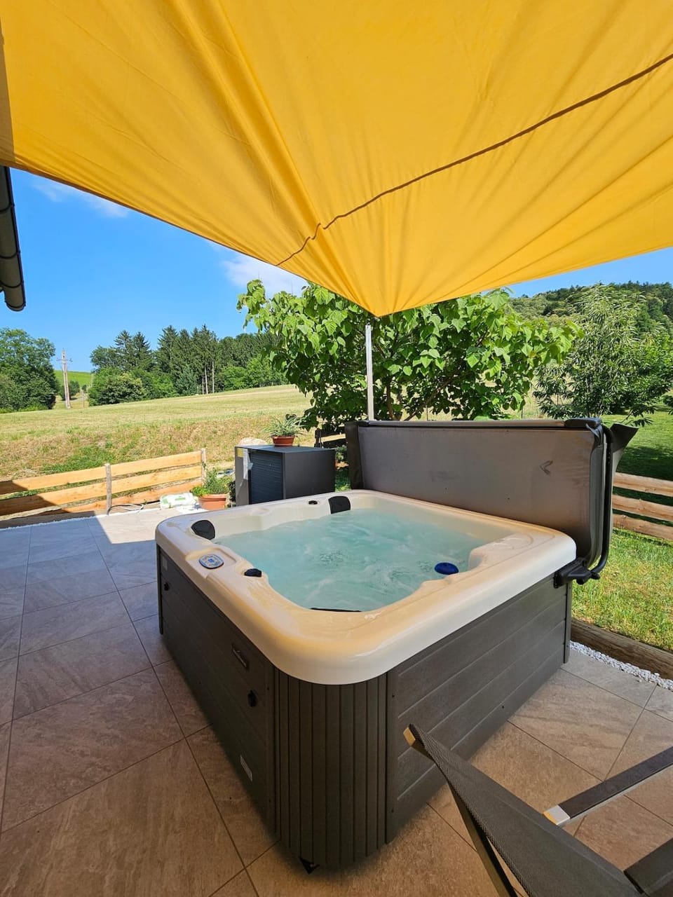 Hot Tub, Hot Tub