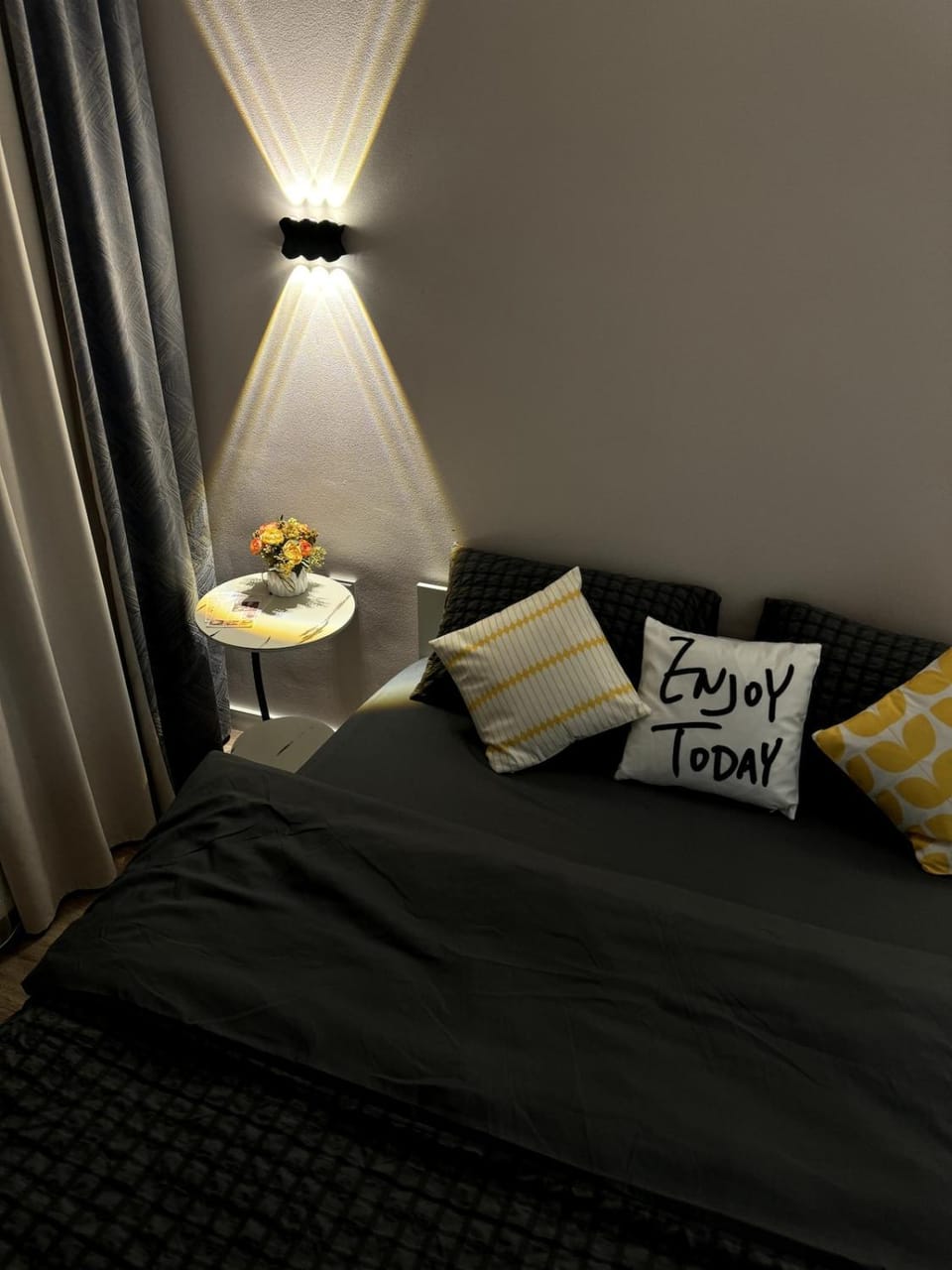 Апартаменты возле Барыс Арена, Центр крови, Ботанический сад Apartment in Kazakhstan