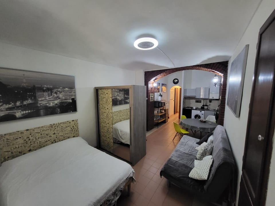 Bed, Photo of the whole room