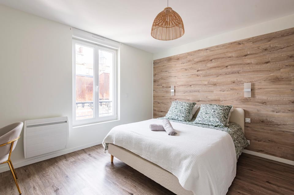Bed, Photo of the whole room, Bedroom, internet