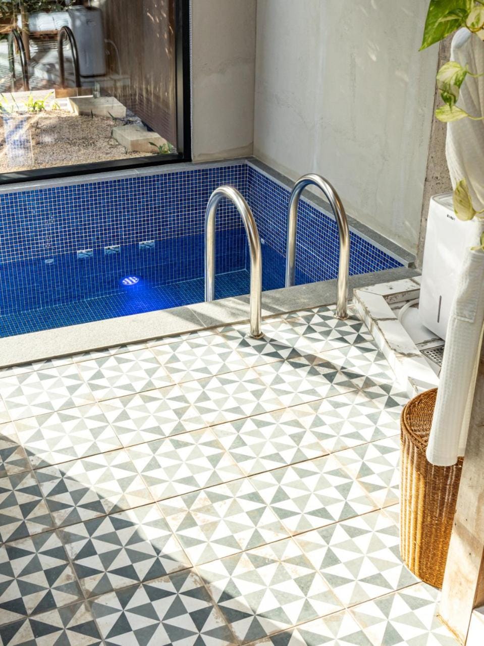Pool view, Swimming pool
