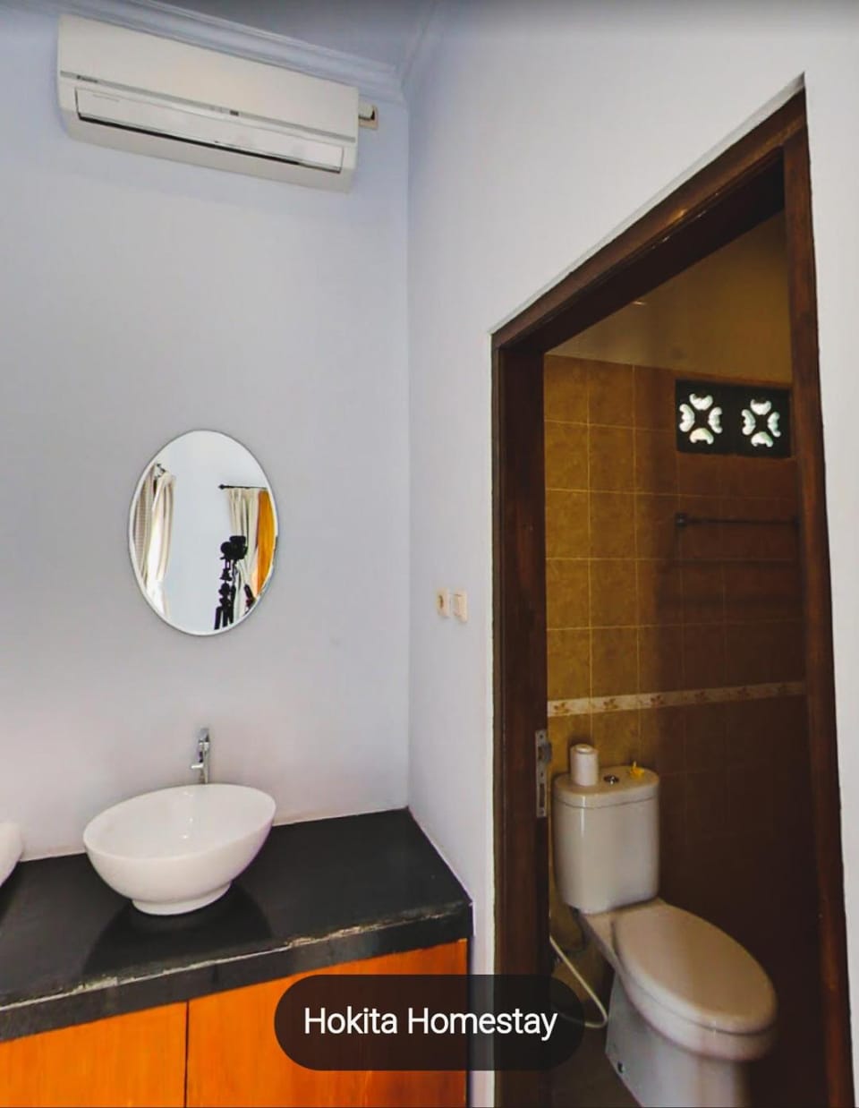 Toilet, Bathroom, Text overlay