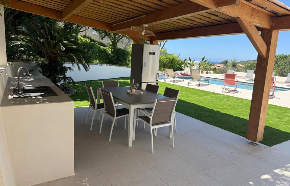 Patio, Natural landscape, Garden, Dining area, Garden view, Pool view, Swimming pool, sunbed