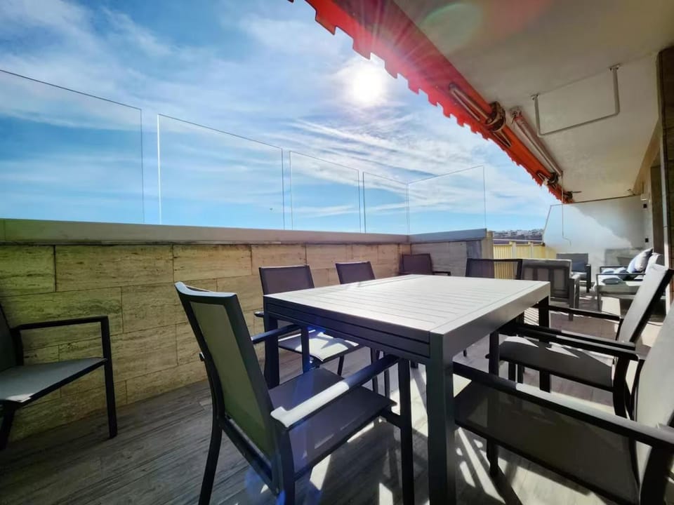Patio, Dining area