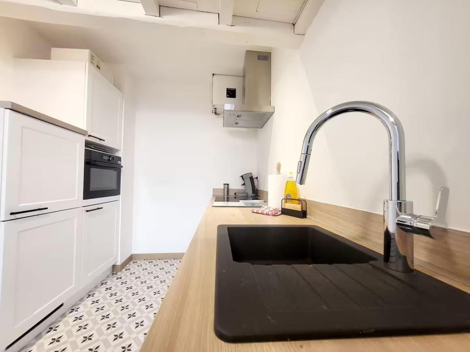 Kitchen or kitchenette, stove