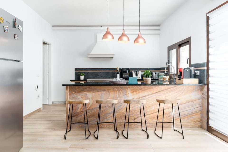 Kitchen or kitchenette, Living room