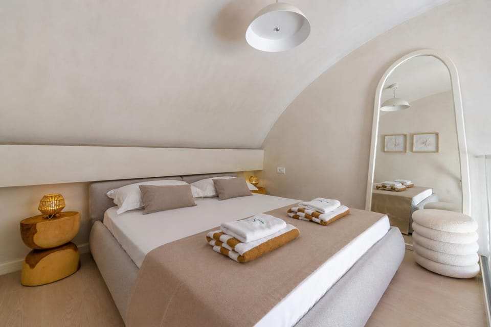 Bed, Decorative detail, Bedroom