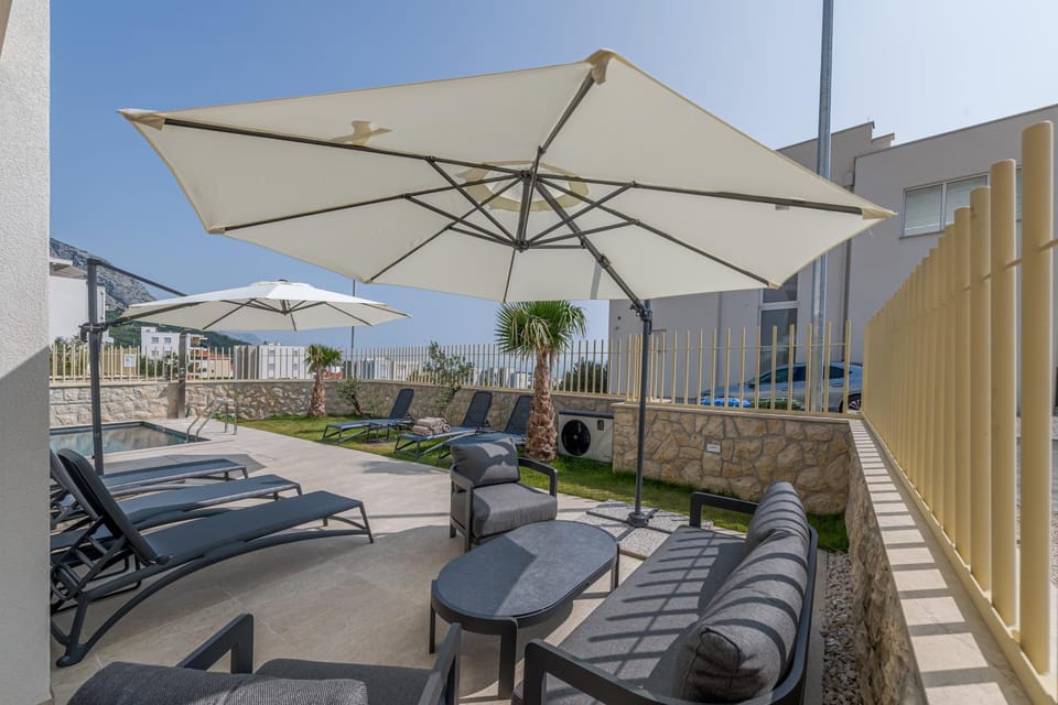 Property building, sunbed