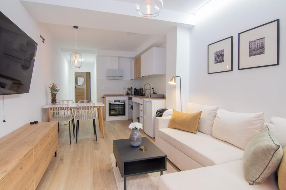 TV and multimedia, Kitchen or kitchenette, Living room, Dining area
