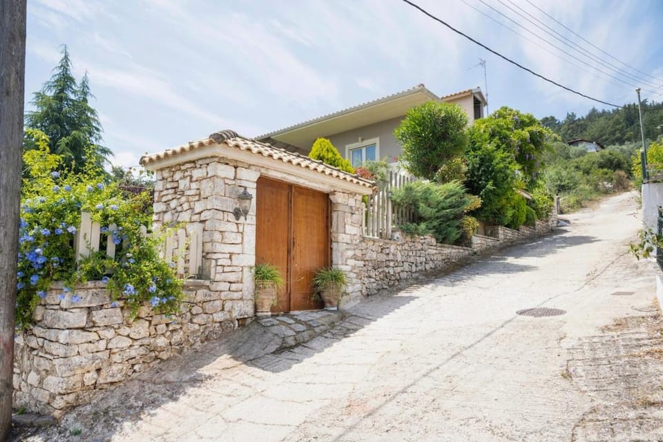 Panoramic Escape - Thesprotiko Apartment in Greece