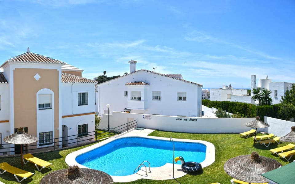 Adosado con piscina Apartment in Nerja