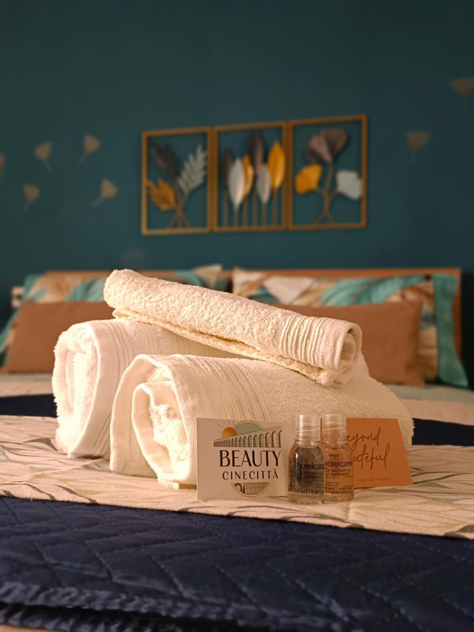 Bedroom, towels
