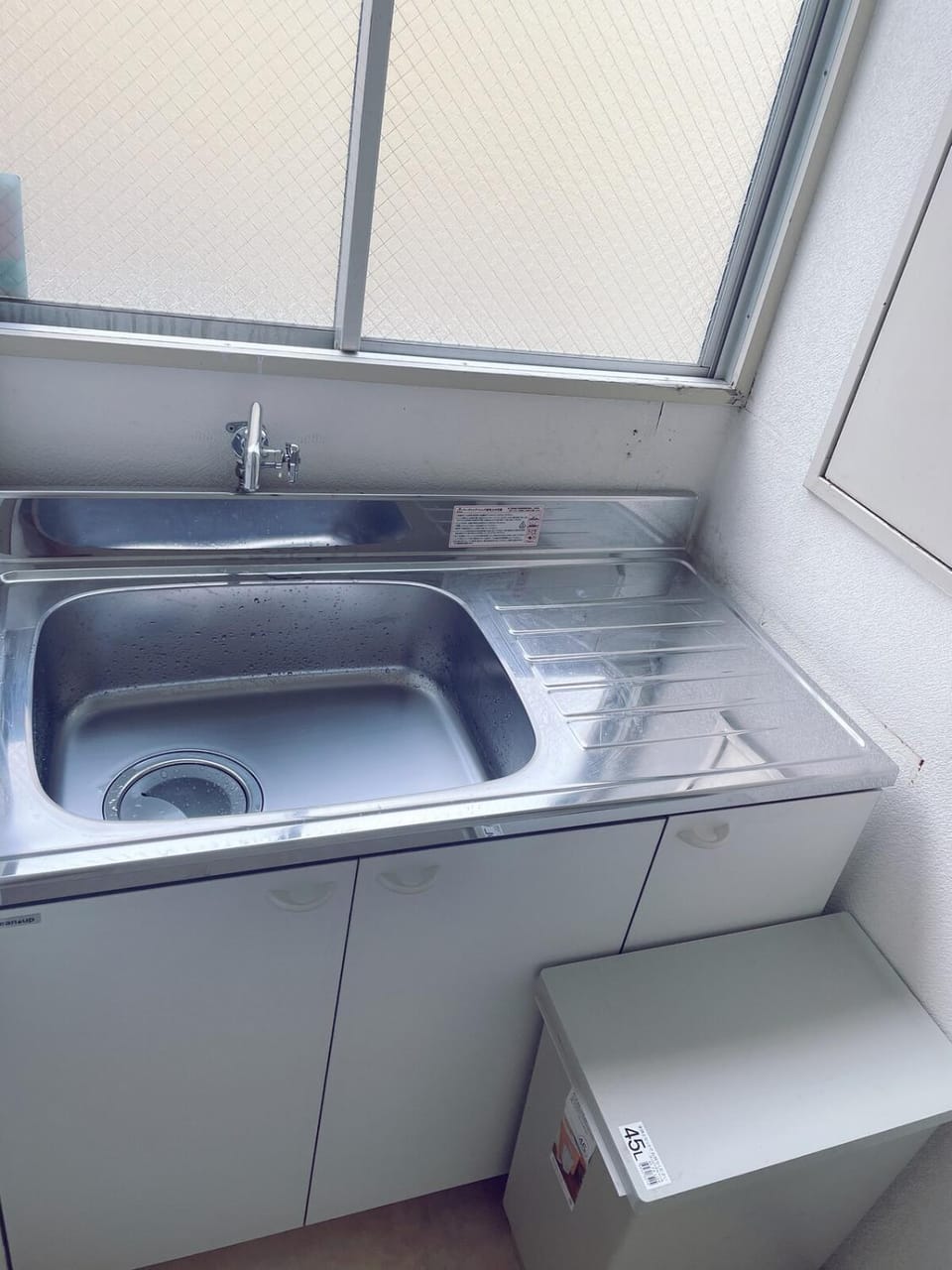 Namba 5 min walk, 100m to Kuromon Market in Sennichimae shopping district, 3 subway junctions Apartment in Osaka