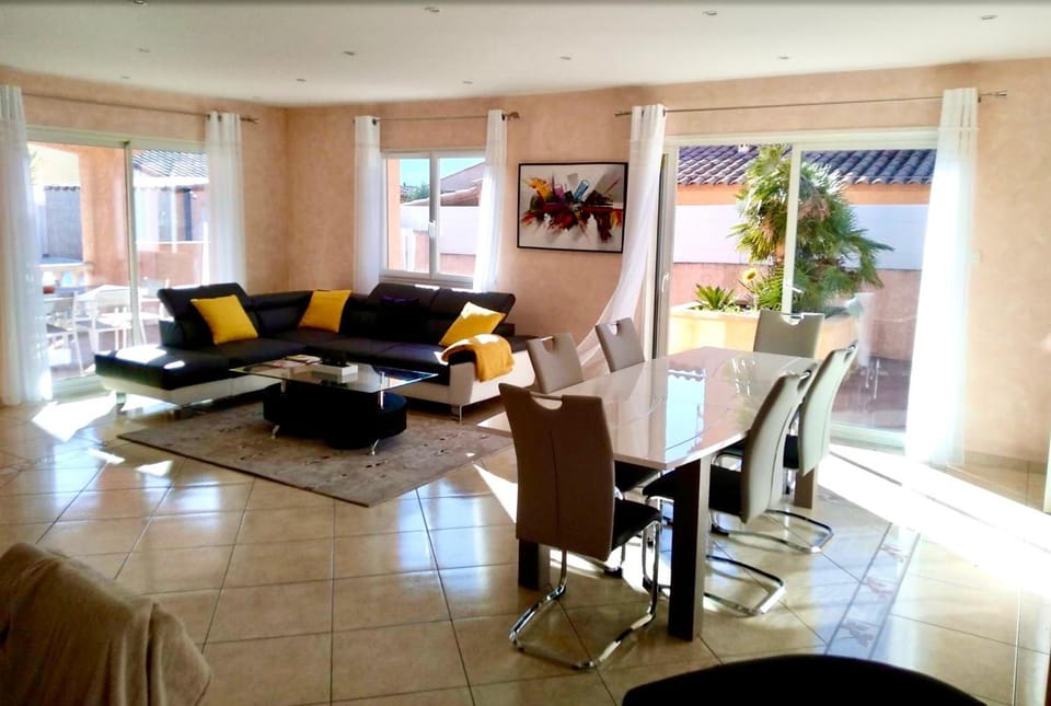 Maison avec piscine LATOUR BAS ELNE 8 couchages Villa in Saint-Cyprien