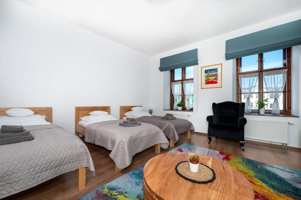 Bed, Living room, Photo of the whole room, towels