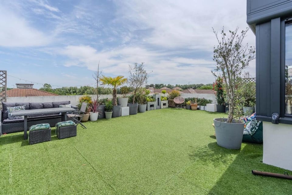 Sunnyside Rooftop Disneyland Paris Bmyguest Apartment in Bussy-Saint-Georges