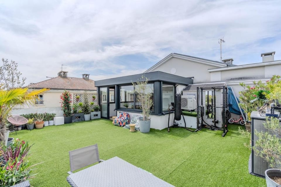 Sunnyside Rooftop Disneyland Paris Bmyguest Apartment in Bussy-Saint-Georges