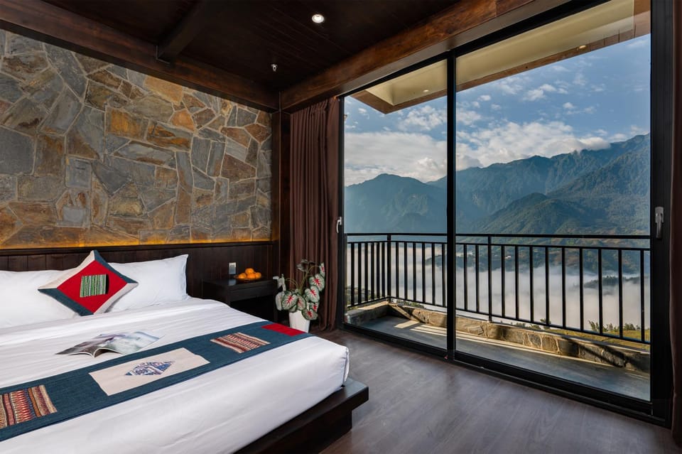 Bed, Natural landscape, View (from property/room), Balcony/Terrace, Photo of the whole room, Mountain view