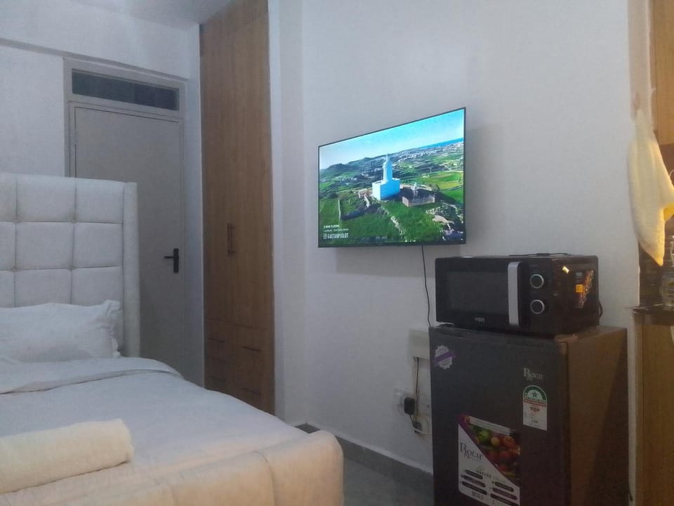 Furnished studio apartment - Nairobi, Kenya Bed and Breakfast in Nairobi County