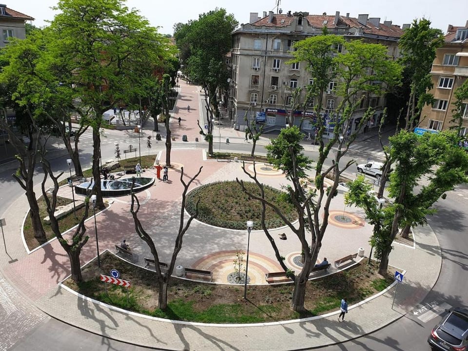Spring, Day, Neighbourhood, Natural landscape, Bird's eye view, City view, Street view, Location