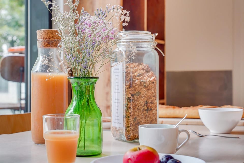 Food and drinks, Dining area, Breakfast