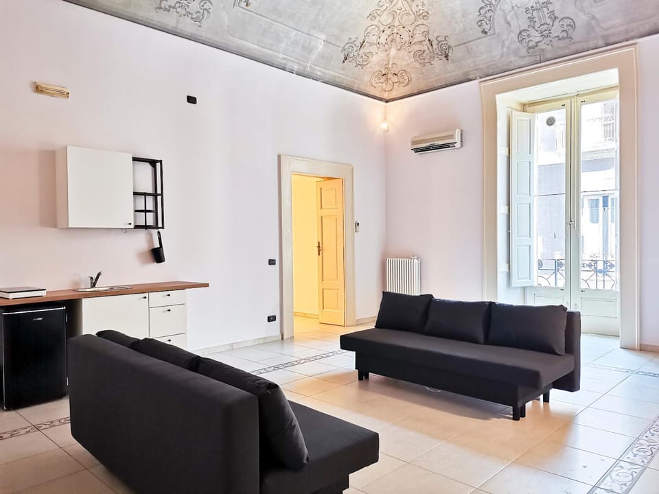 Kitchen or kitchenette, Living room, Dining area, air conditioner