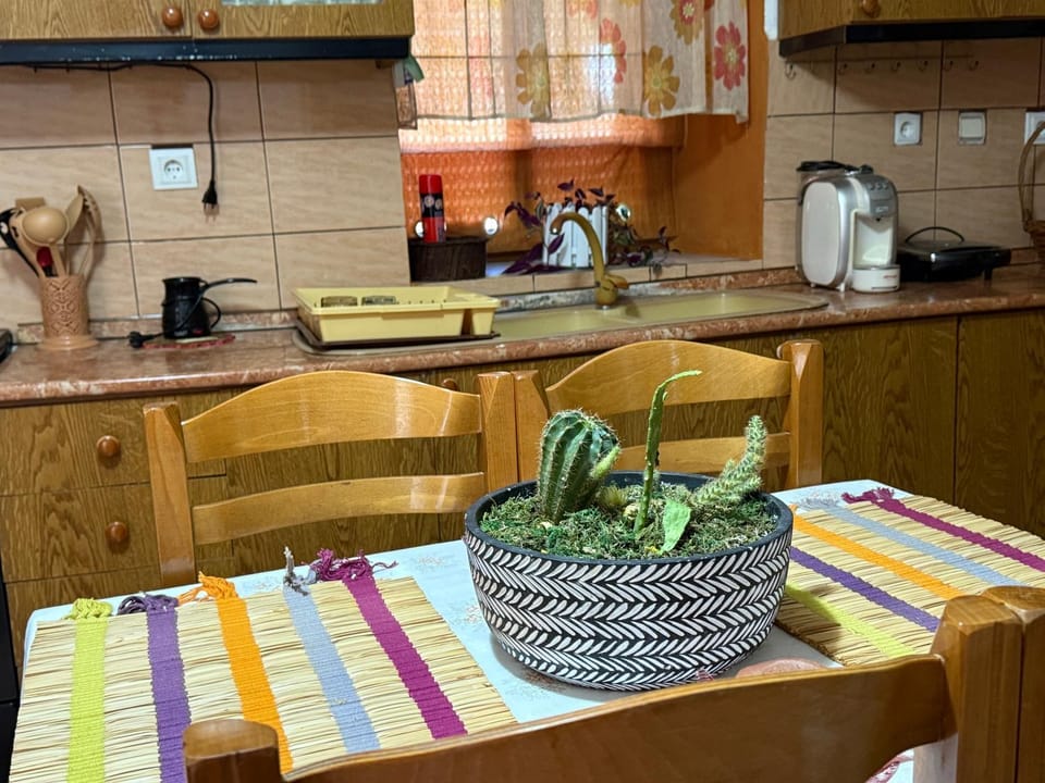 Coffee/tea facilities, Kitchen or kitchenette