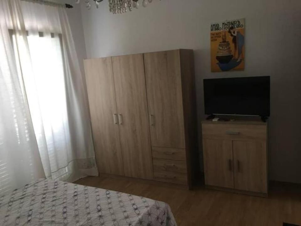 Under the Fig tree Apartment in Tisno