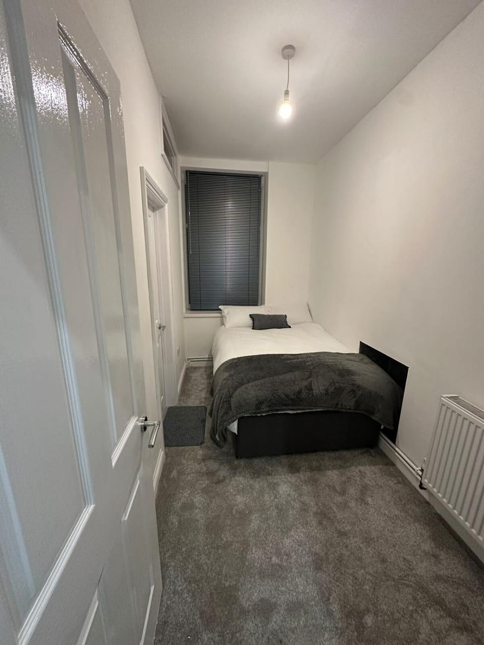 2-bed flat with free parking Apartment in Cardiff