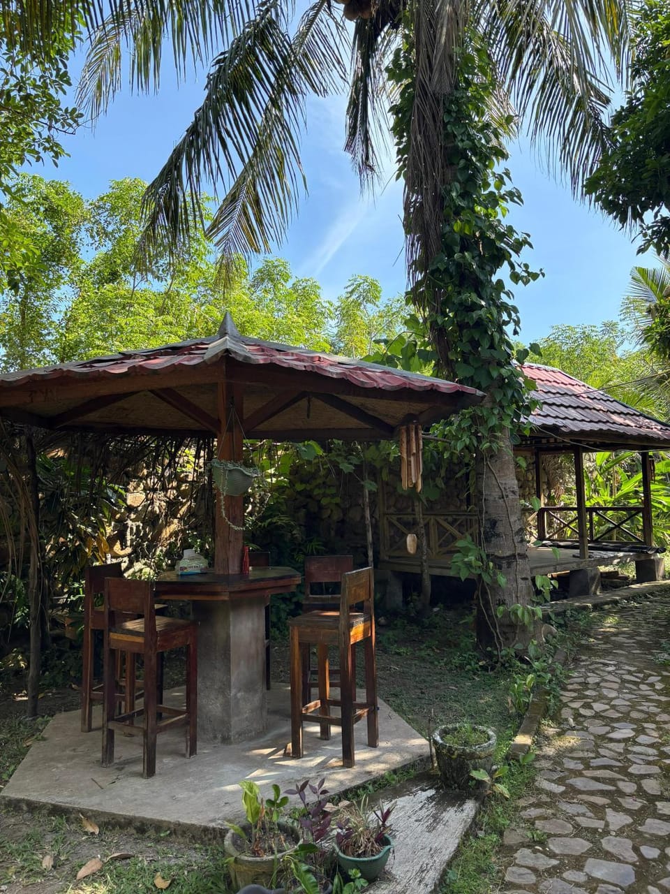 Vivian's Lakey peak homestay Vacation rental in West Nusa Tenggara, Indonesia