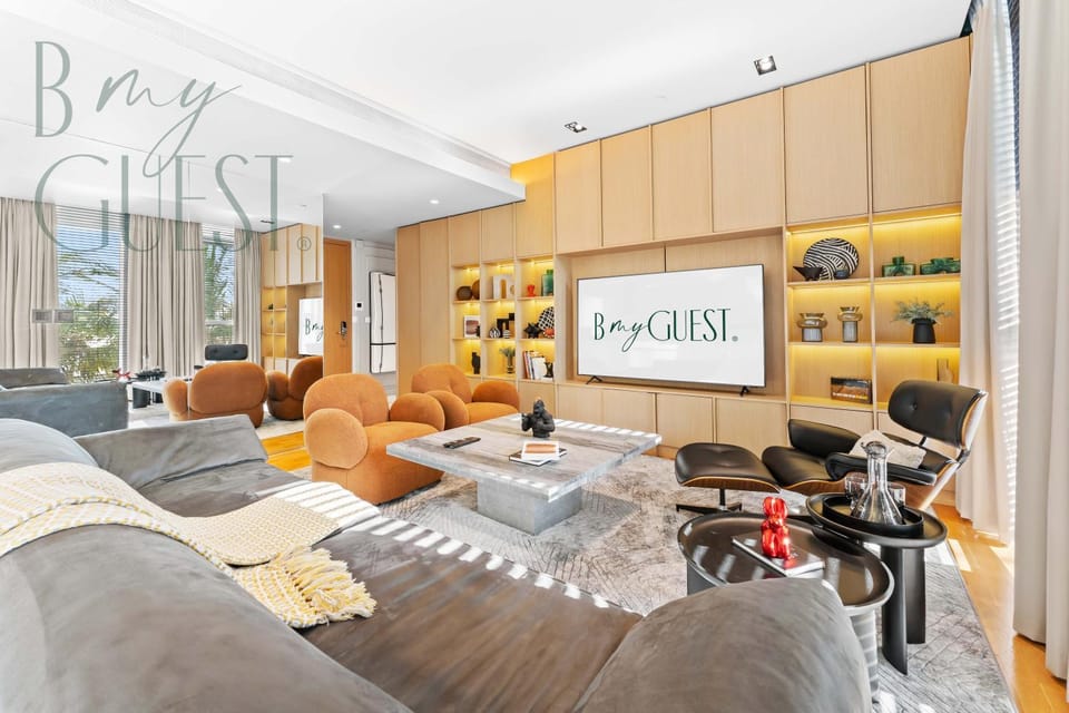 Living room, Seating area, Text overlay