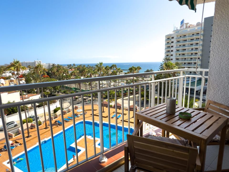 Day, View (from property/room), Balcony/Terrace, Pool view, Sea view, Swimming pool