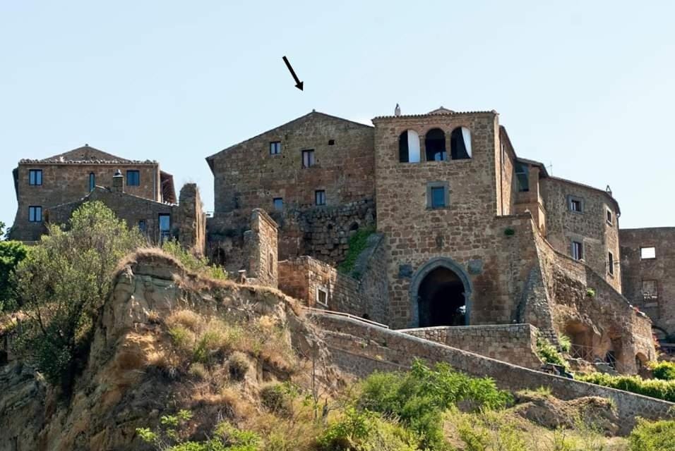 Gerani Rossi House in Civita di Bagnoregio