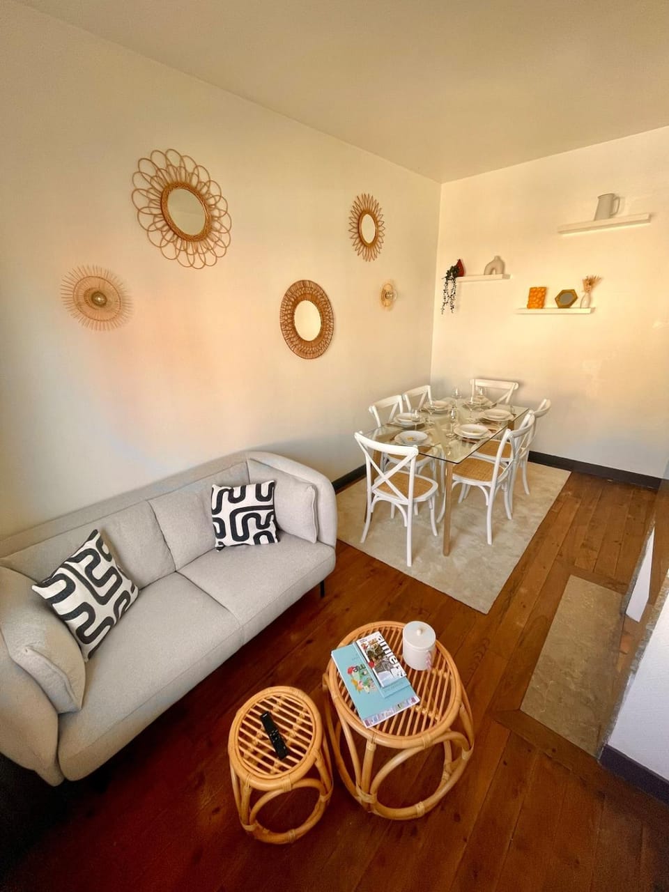 Living room, Seating area, Dining area