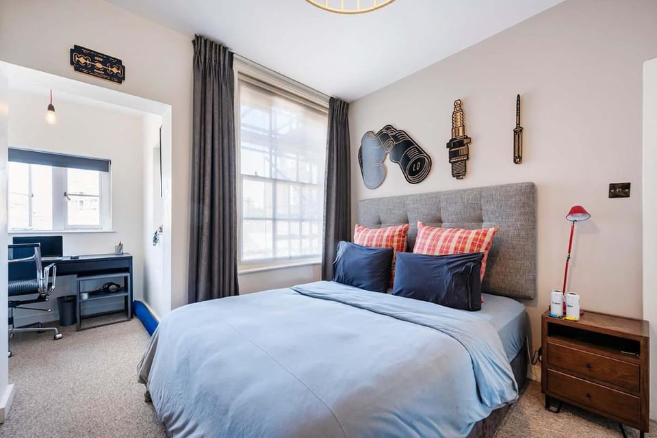 The Writers Light- 2 bed Shoreditch Apartment in London Borough of Hackney