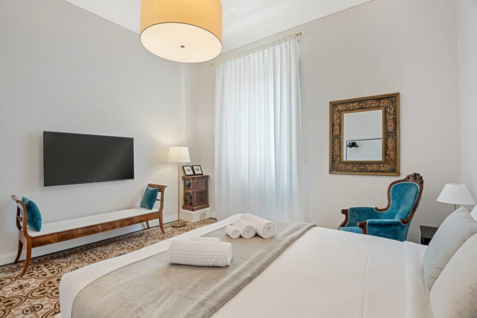 GOLDEN LUXE - 4 suites, frescoes and garden Apartment in Florence