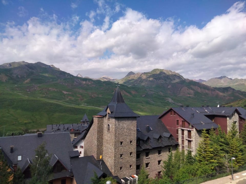 Ibón de Sarrato Apartment in Formigal