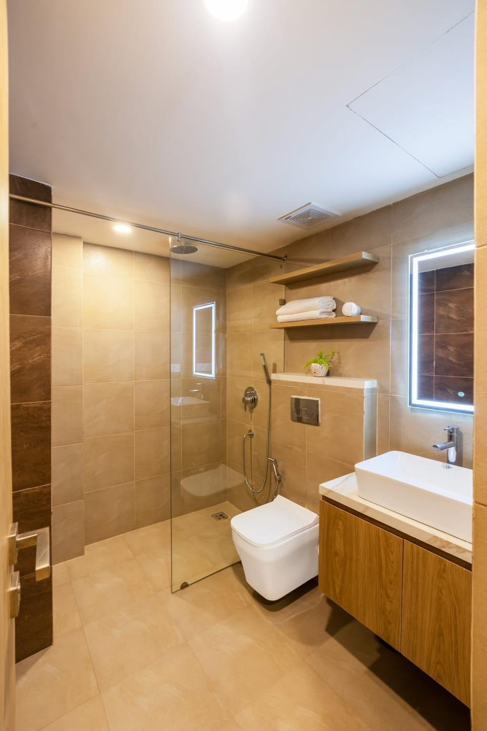 Shower, Bed, Bathroom, towels