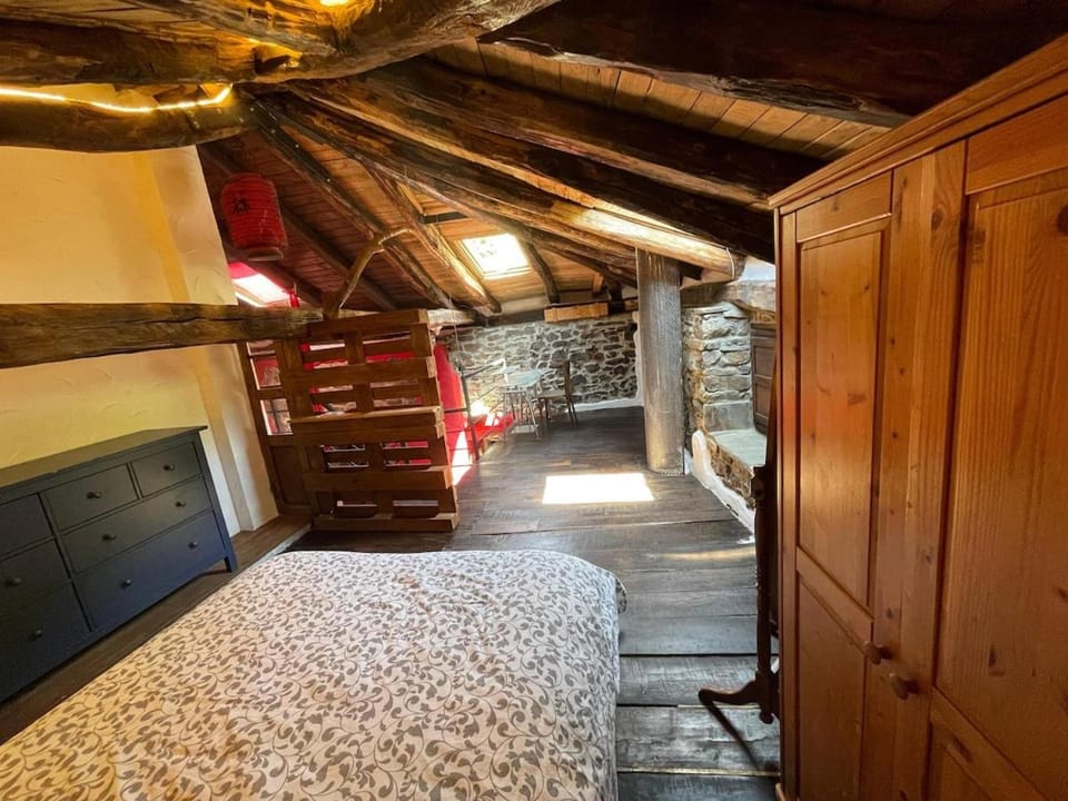 La Casa Roja de Quirós Chalet in Asturias