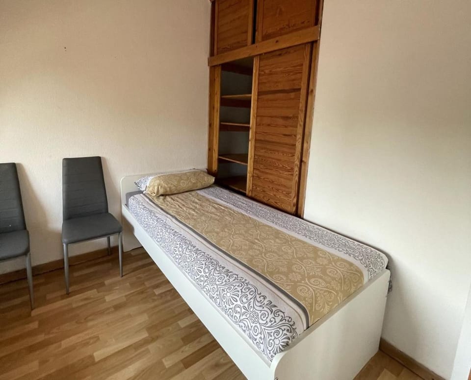 Bed, Photo of the whole room, Bedroom, wardrobe
